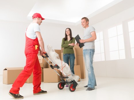 Southwark removals pricing overview with moving boxes